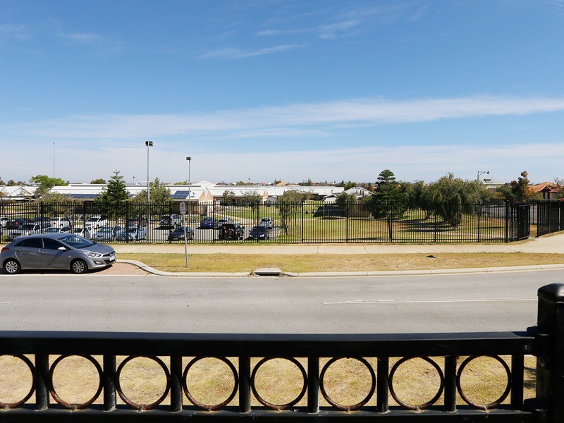 17 Tollesbury Avenue, Butler WA 6036