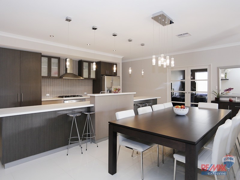 5 Piermont Ave, Burns Beach WA 6028