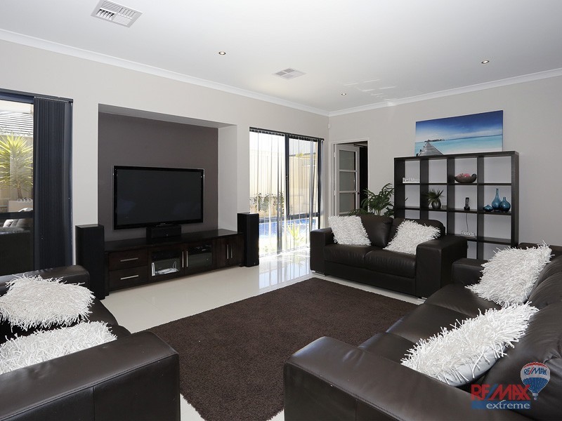 5 Piermont Ave, Burns Beach WA 6028