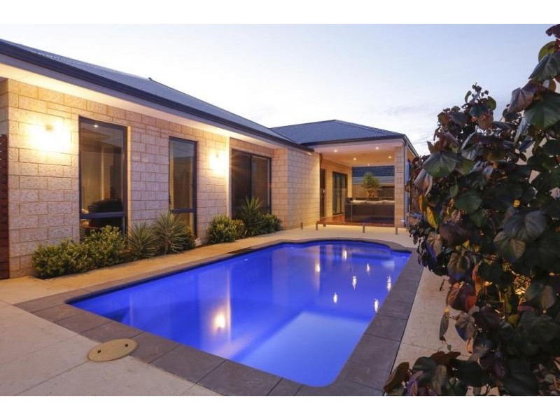 5 Piermont Ave, Burns Beach WA 6028