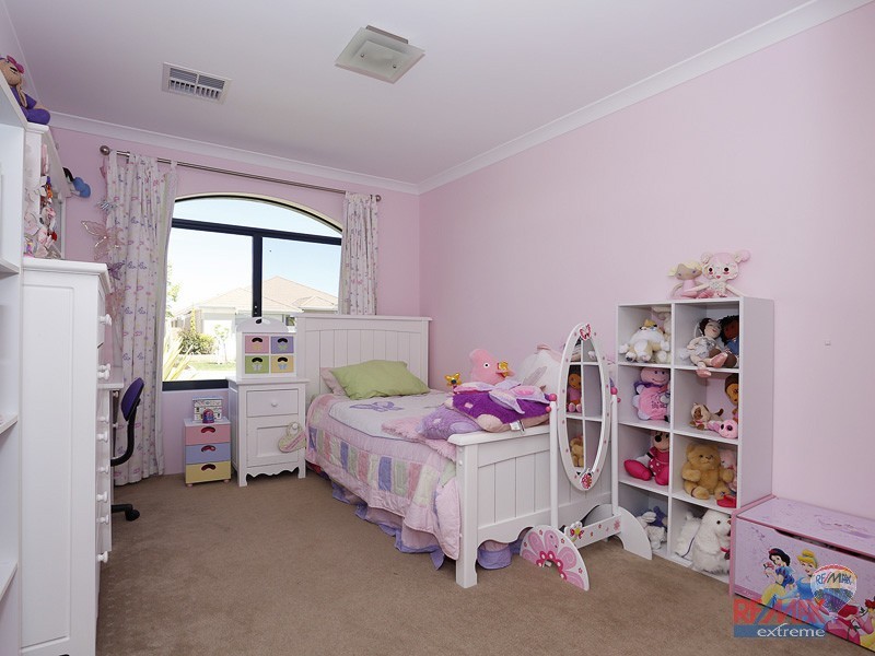 5 Piermont Ave, Burns Beach WA 6028