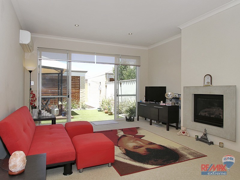 24 Navarre Way, Butler WA 6036
