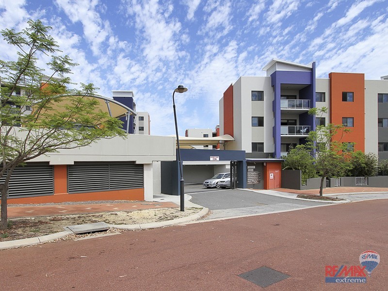 3/2 Walsh Loop, Joondalup WA 6027