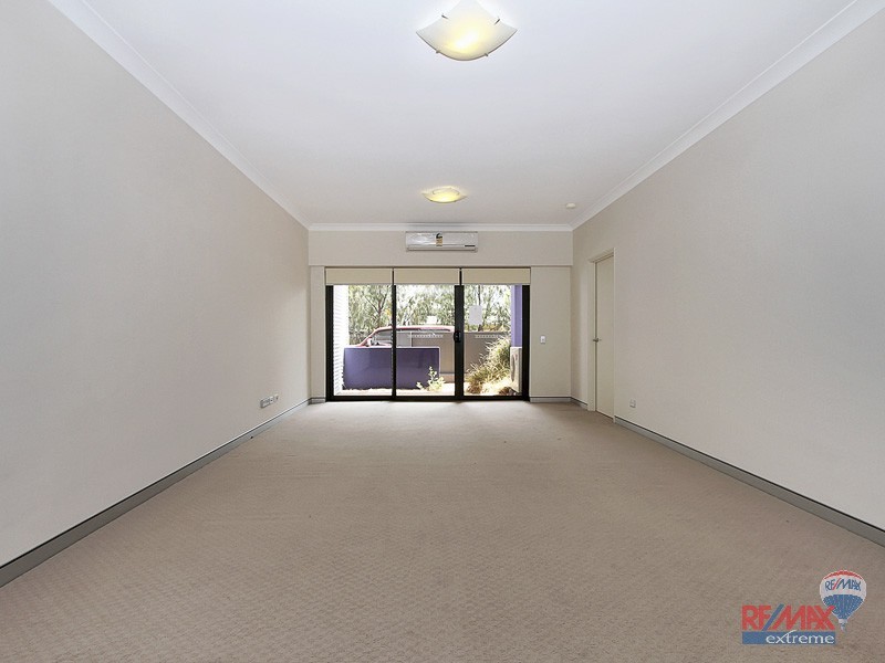 3/2 Walsh Loop, Joondalup WA 6027