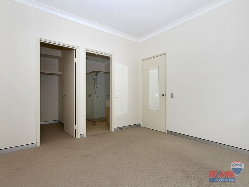 3/2 Walsh Loop, Joondalup WA 6027