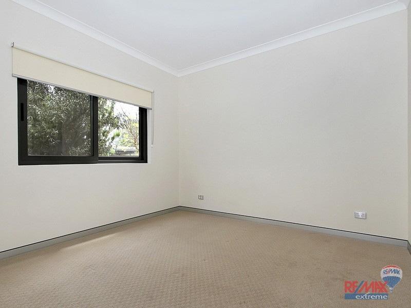 3/2 Walsh Loop, Joondalup WA 6027