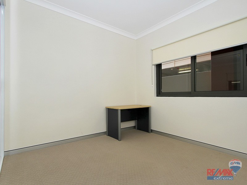 3/2 Walsh Loop, Joondalup WA 6027