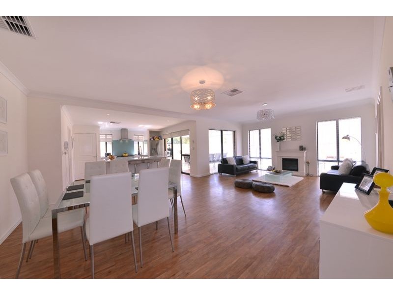 16 Basico Avenue, Sinagra WA 6065