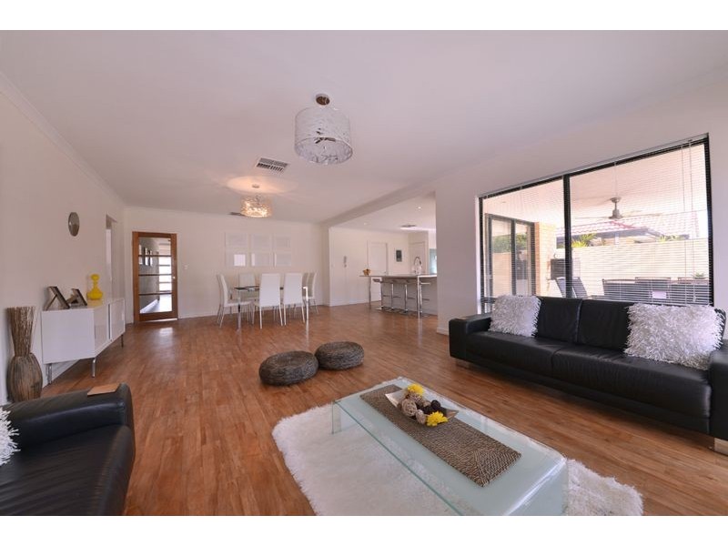 16 Basico Avenue, Sinagra WA 6065