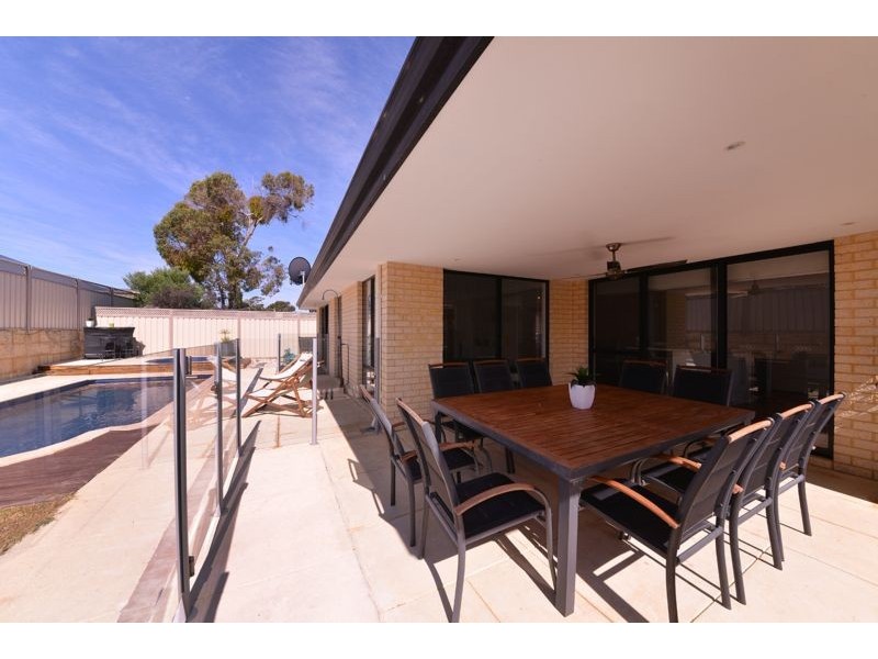 16 Basico Avenue, Sinagra WA 6065