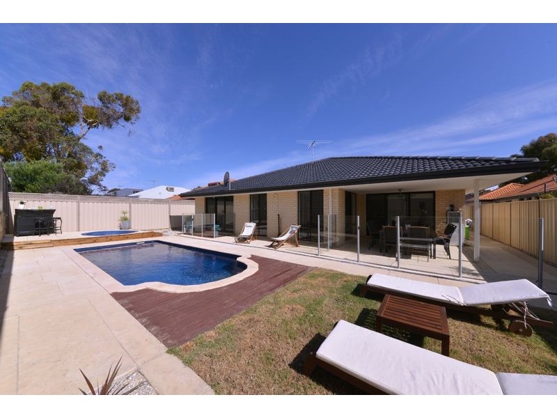 16 Basico Avenue, Sinagra WA 6065