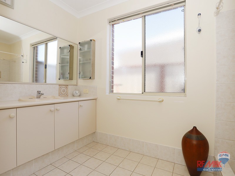 14 Regina Loop, Currambine WA 6028