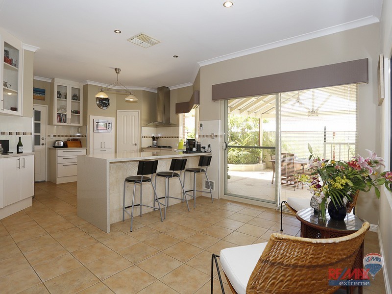 14 Regina Loop, Currambine WA 6028