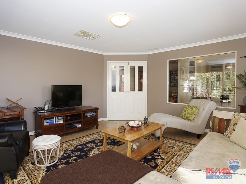 14 Regina Loop, Currambine WA 6028