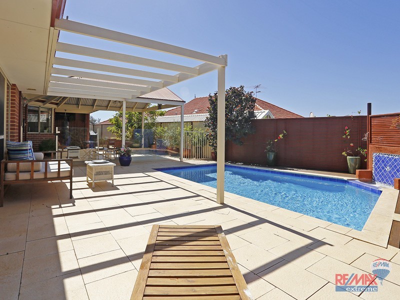 14 Regina Loop, Currambine WA 6028