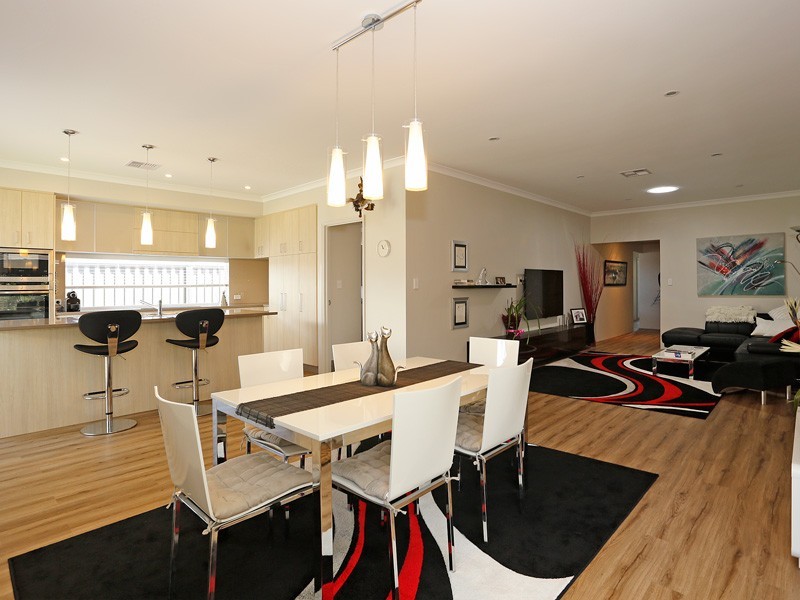 14 Versailles Turn, Landsdale WA 6065