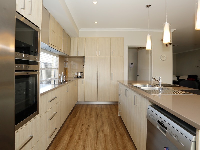 14 Versailles Turn, Landsdale WA 6065