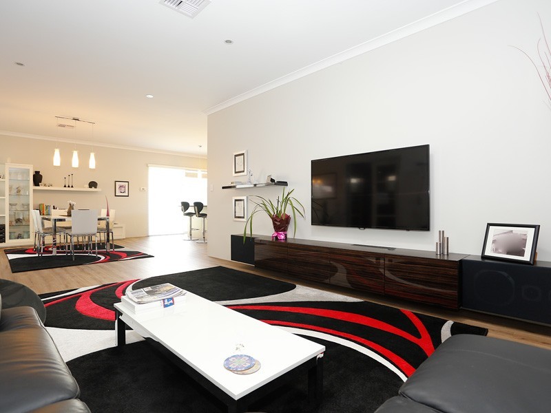 14 Versailles Turn, Landsdale WA 6065