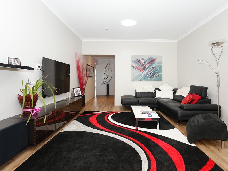 14 Versailles Turn, Landsdale WA 6065