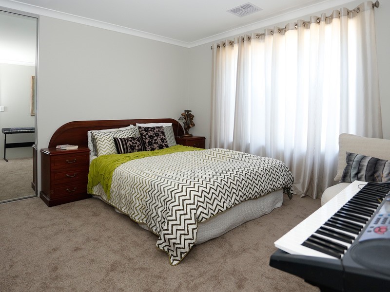 14 Versailles Turn, Landsdale WA 6065