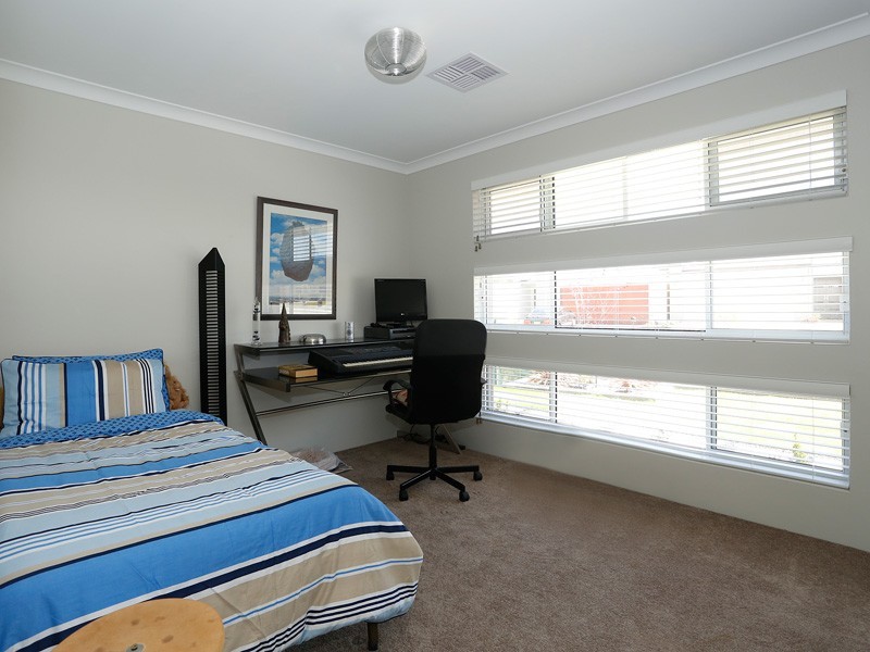 14 Versailles Turn, Landsdale WA 6065