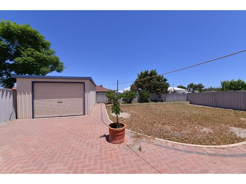40 Bibbulmun Entrance, Sinagra WA 6065