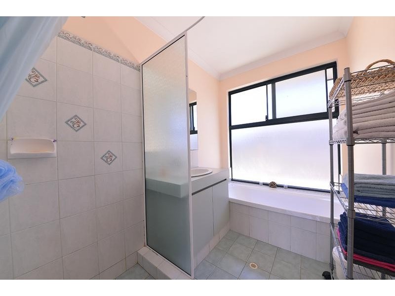 40 Bibbulmun Entrance, Sinagra WA 6065