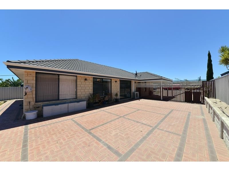 40 Bibbulmun Entrance, Sinagra WA 6065