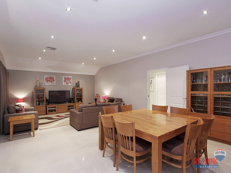 6 Meringa Crescent, Quinns Rocks WA 6030