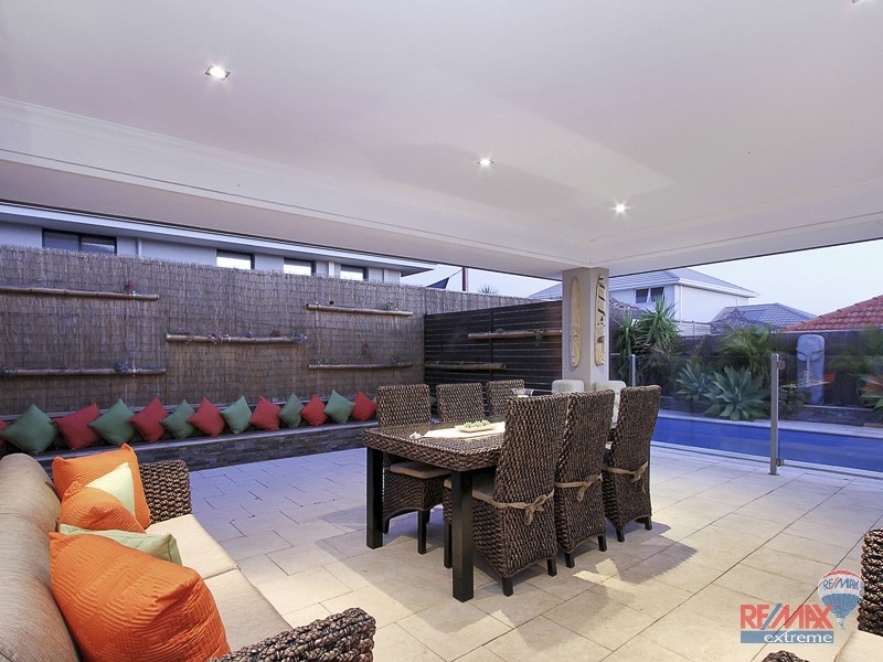 6 Meringa Crescent, Quinns Rocks WA 6030