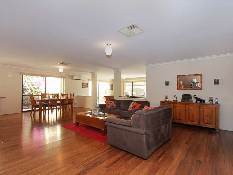 12 Skerries Way, Ridgewood WA 6030