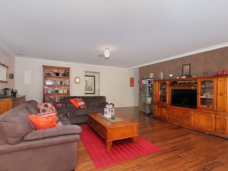 12 Skerries Way, Ridgewood WA 6030