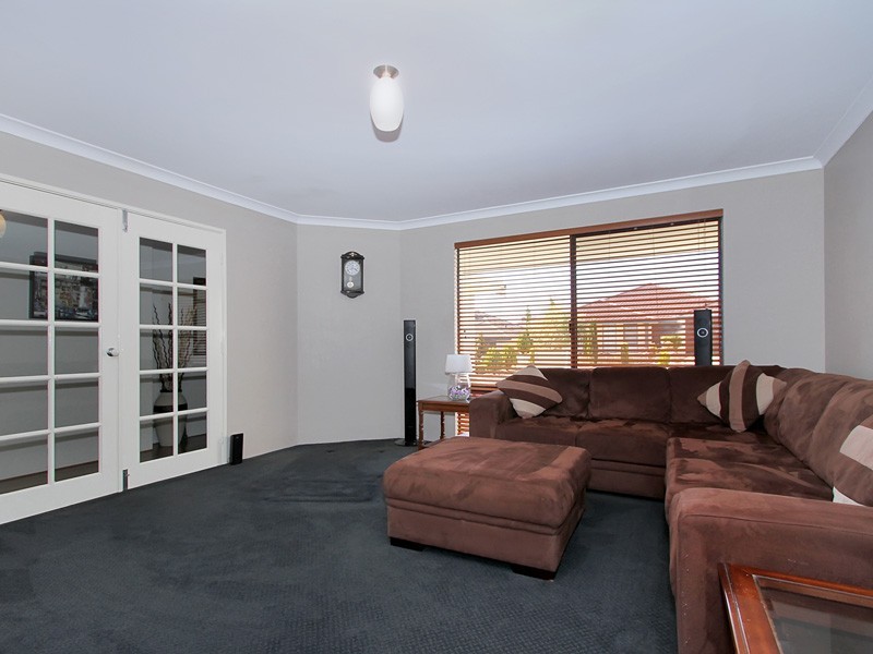 12 Skerries Way, Ridgewood WA 6030