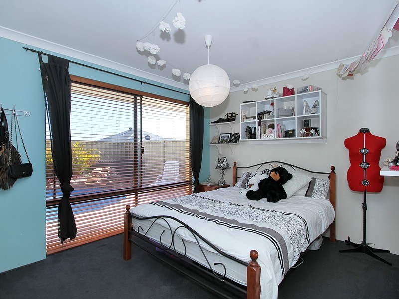 12 Skerries Way, Ridgewood WA 6030