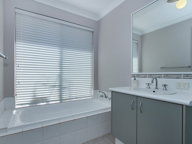 12 Skerries Way, Ridgewood WA 6030