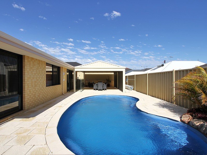 12 Skerries Way, Ridgewood WA 6030