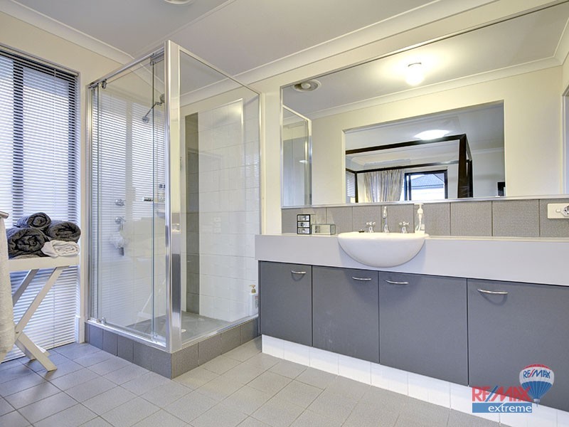 38 Litchfield Crescent, Carramar WA 6031