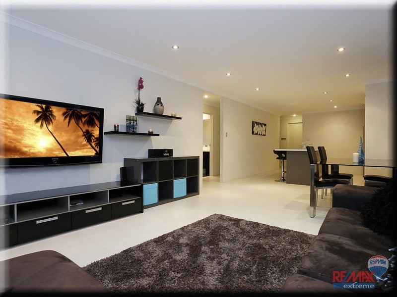 1/23 Crown Point Crescent, Butler WA 6036