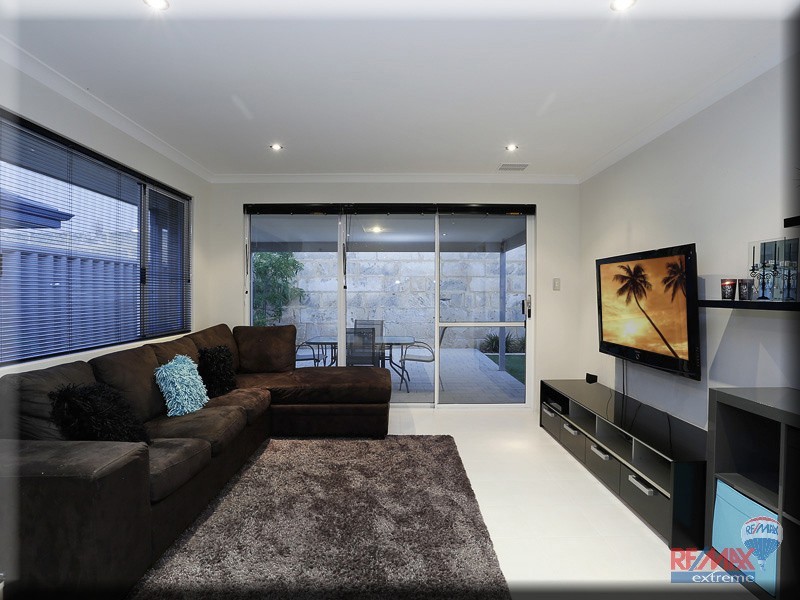 1/23 Crown Point Crescent, Butler WA 6036