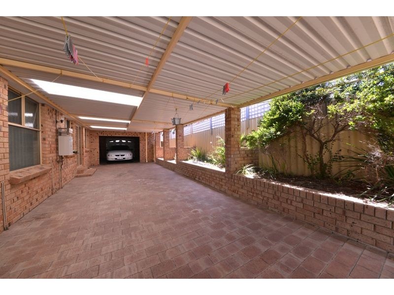 8 Lalina Way, Wanneroo WA 6065