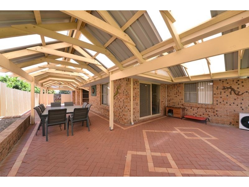 8 Lalina Way, Wanneroo WA 6065