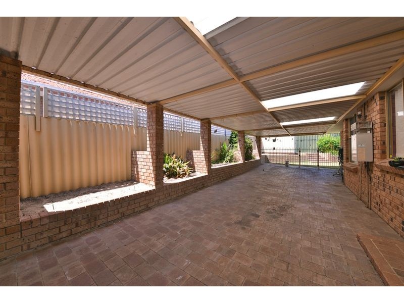 8 Lalina Way, Wanneroo WA 6065