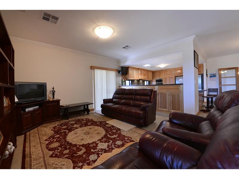 12 Capri Leone Way, Sinagra WA 6065