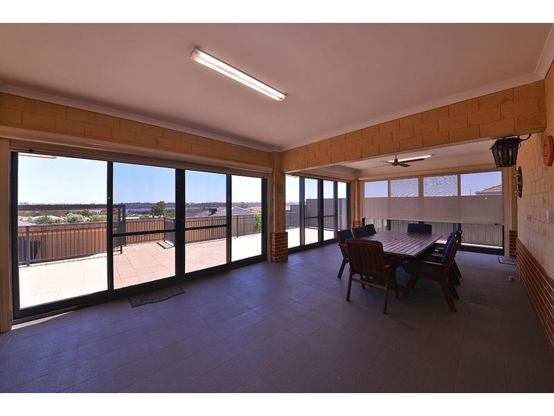 12 Capri Leone Way, Sinagra WA 6065