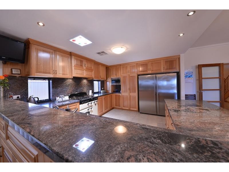 12 Capri Leone Way, Sinagra WA 6065