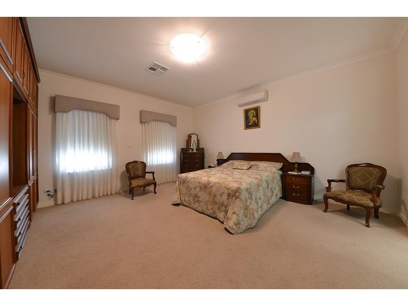 12 Capri Leone Way, Sinagra WA 6065