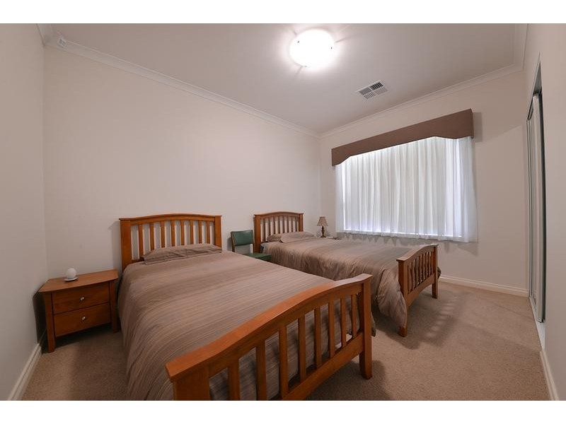 12 Capri Leone Way, Sinagra WA 6065