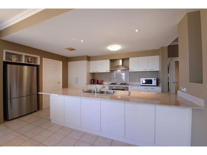 39 Messina Drive, Sinagra WA 6065