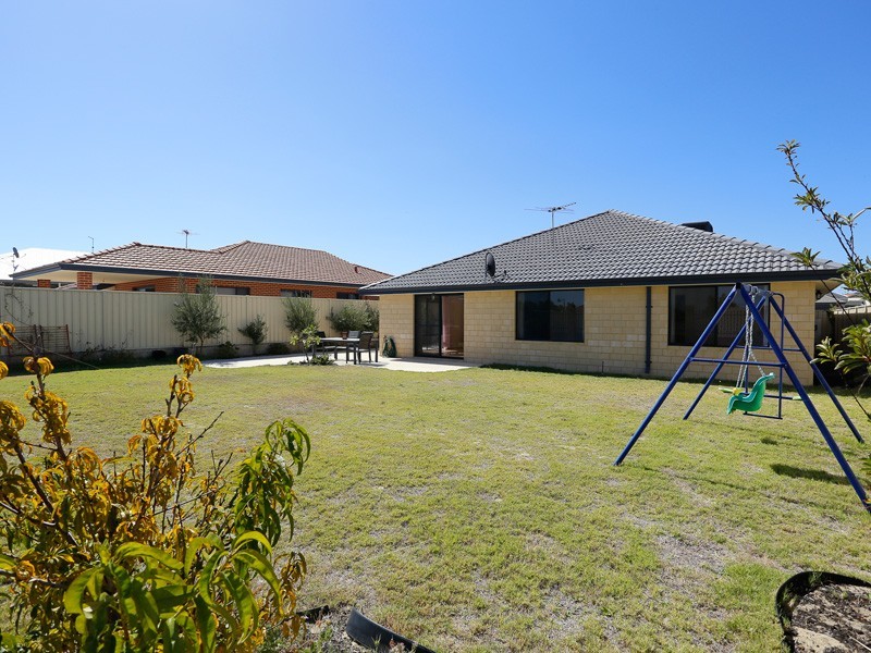 10 Cyandra Loop, Banksia Grove WA 6031