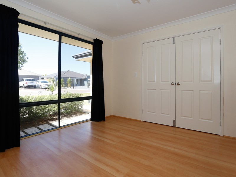 10 Cyandra Loop, Banksia Grove WA 6031